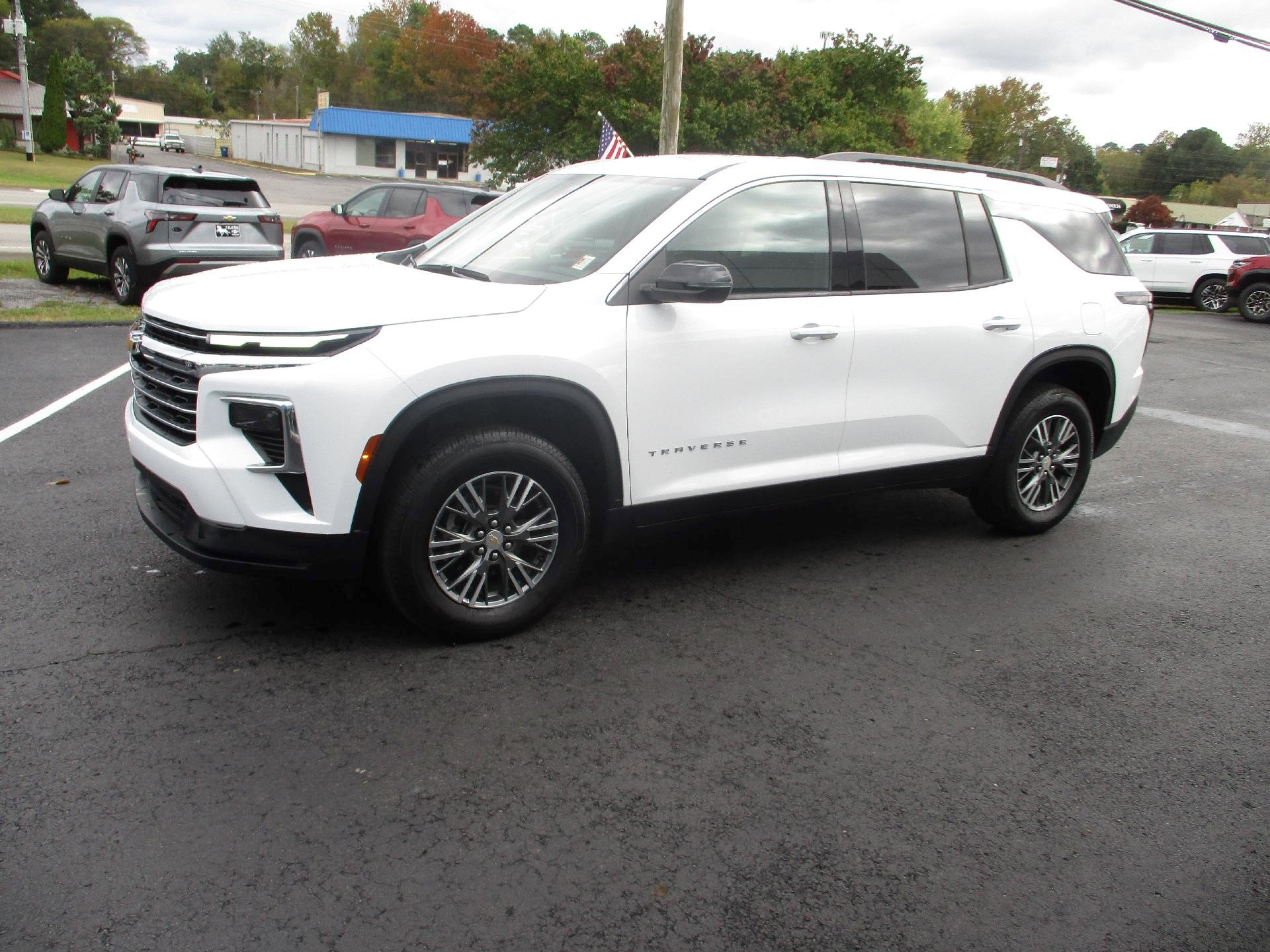 Certified 2025 Chevrolet Traverse LT image 10