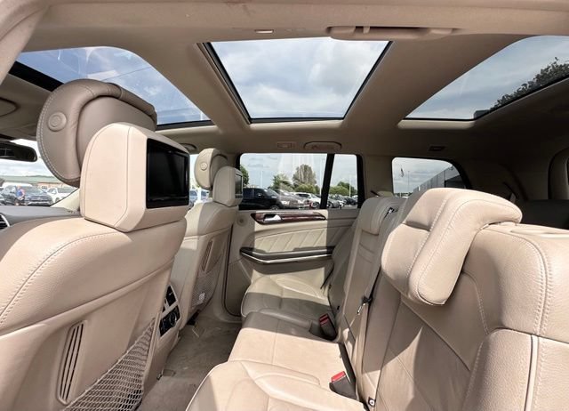 Used 2014 Mercedes-Benz GL 550 4MATIC image 35