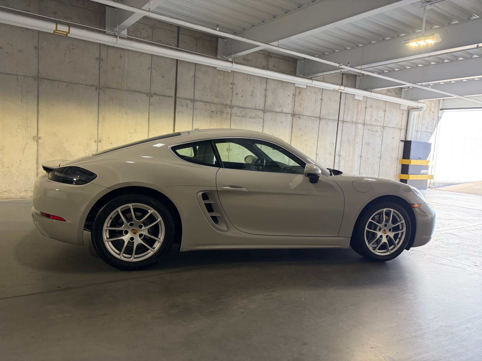Certified 2024 Porsche 718 Cayman RWD image 8