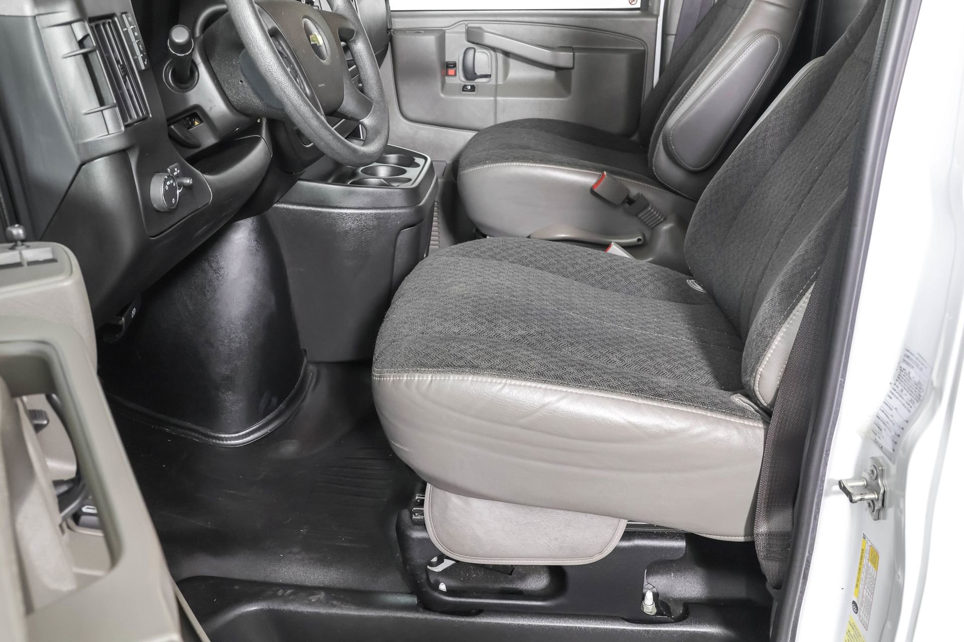 Used 2023 Chevrolet Express 2500 w/ Driver Convenience Package image 22