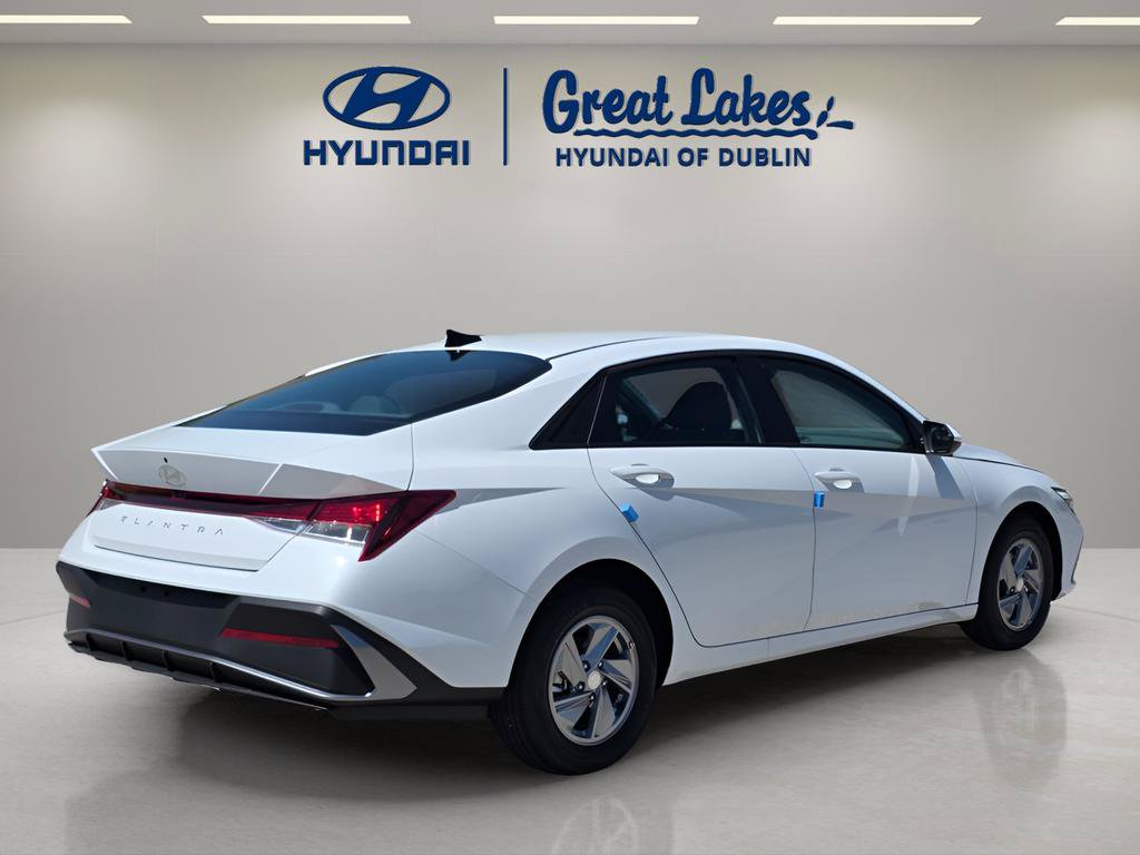 New 2026 Hyundai Elantra SE FWD image 5