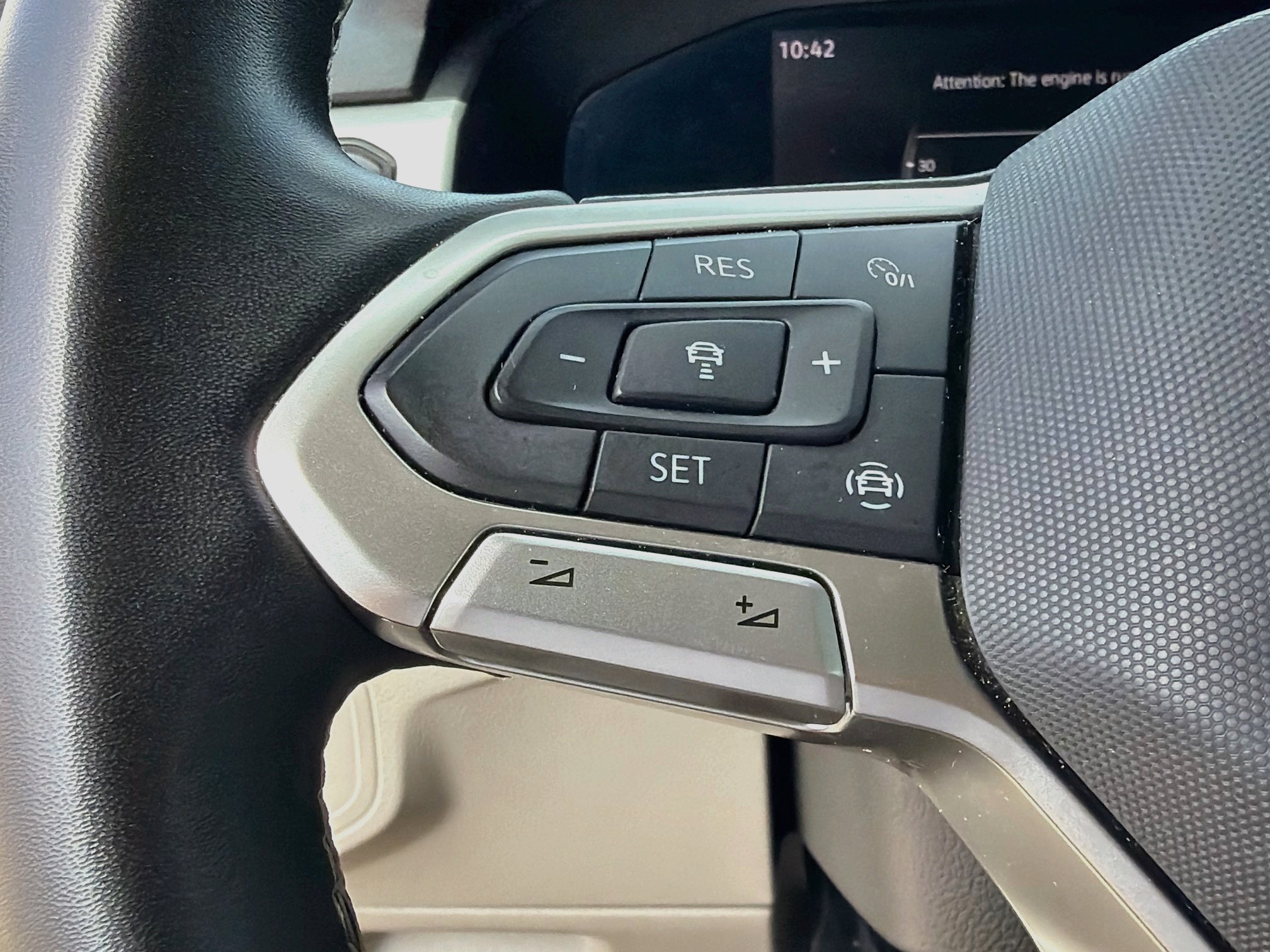 Used 2022 Volkswagen Atlas SE FWD image 39
