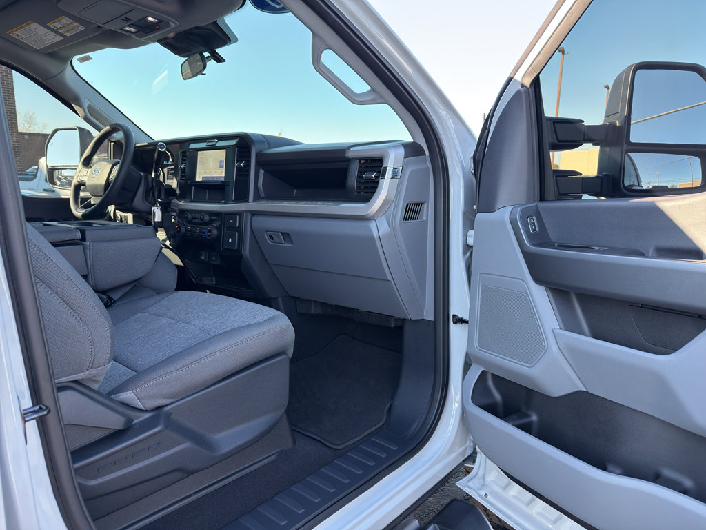 Used 2025 Ford F250 XL w/ STX Appearance Package image 31