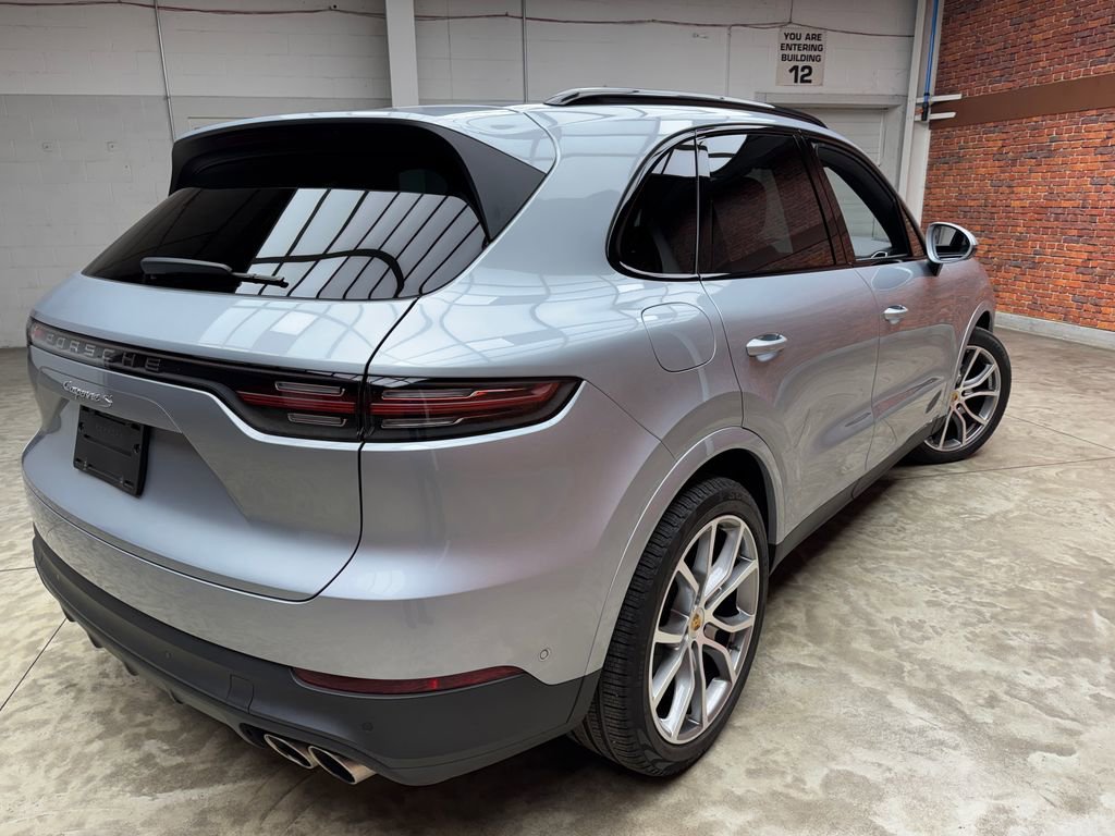 Used 2023 Porsche Cayenne S AWD/4WD image 5