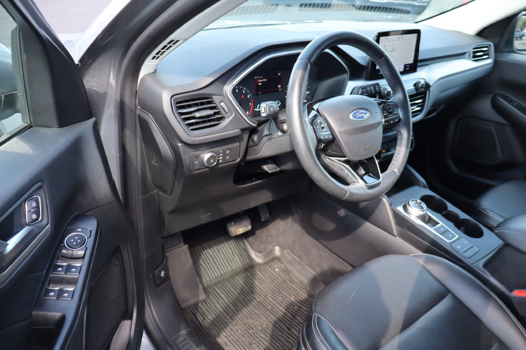 Used 2022 Ford Escape SEL w/ Class II Trailer Tow Package AWD/4WD image 4
