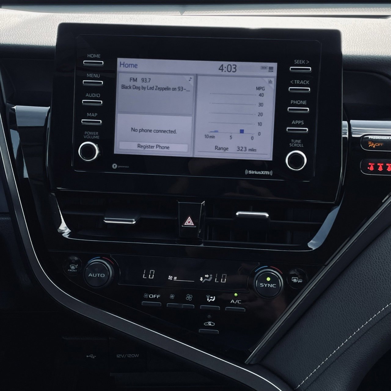 Used 2024 Toyota Camry SE image 15