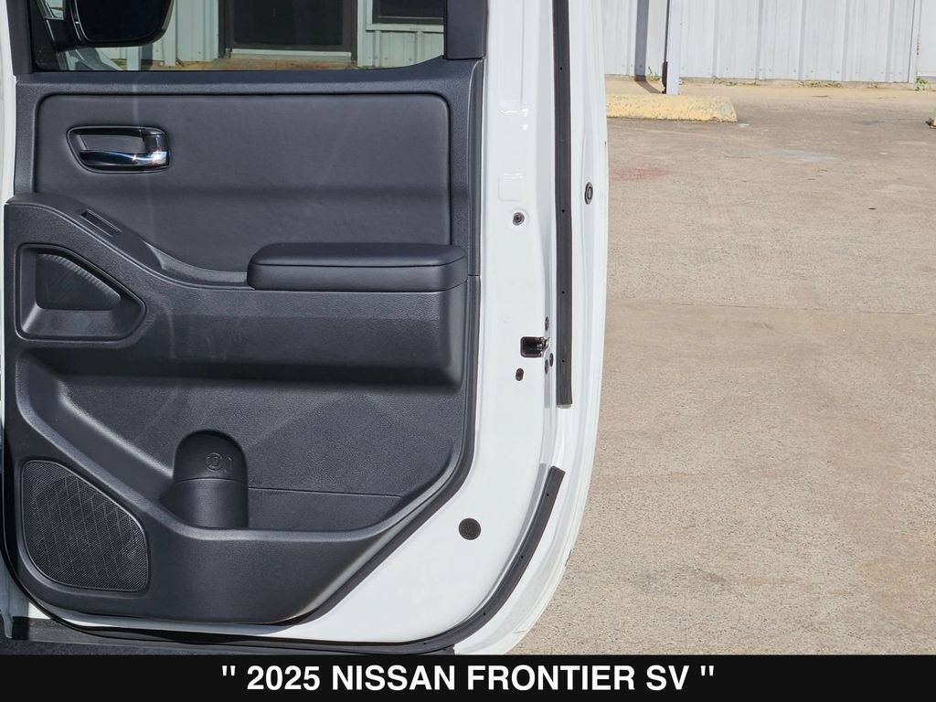 Used 2025 Nissan Frontier SV RWD image 27