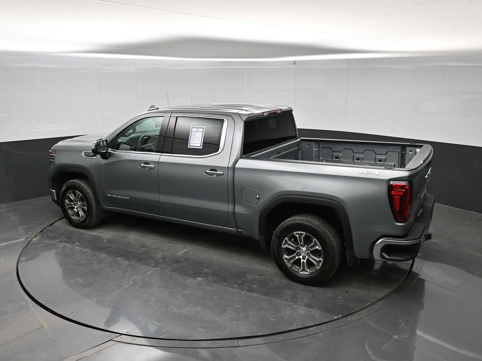 Used 2026 GMC Sierra 1500 SLT AWD/4WD image 34