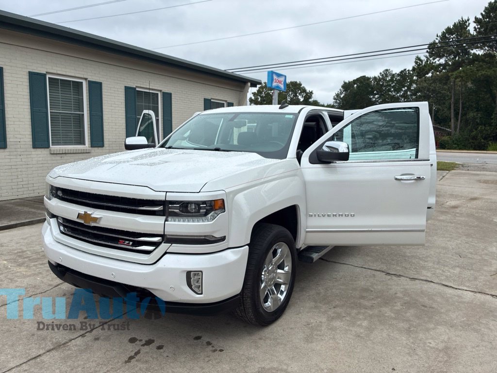 Used 2017 Chevrolet Silverado 1500 LTZ Z71 w/ LTZ Plus Package AWD/4WD image 13