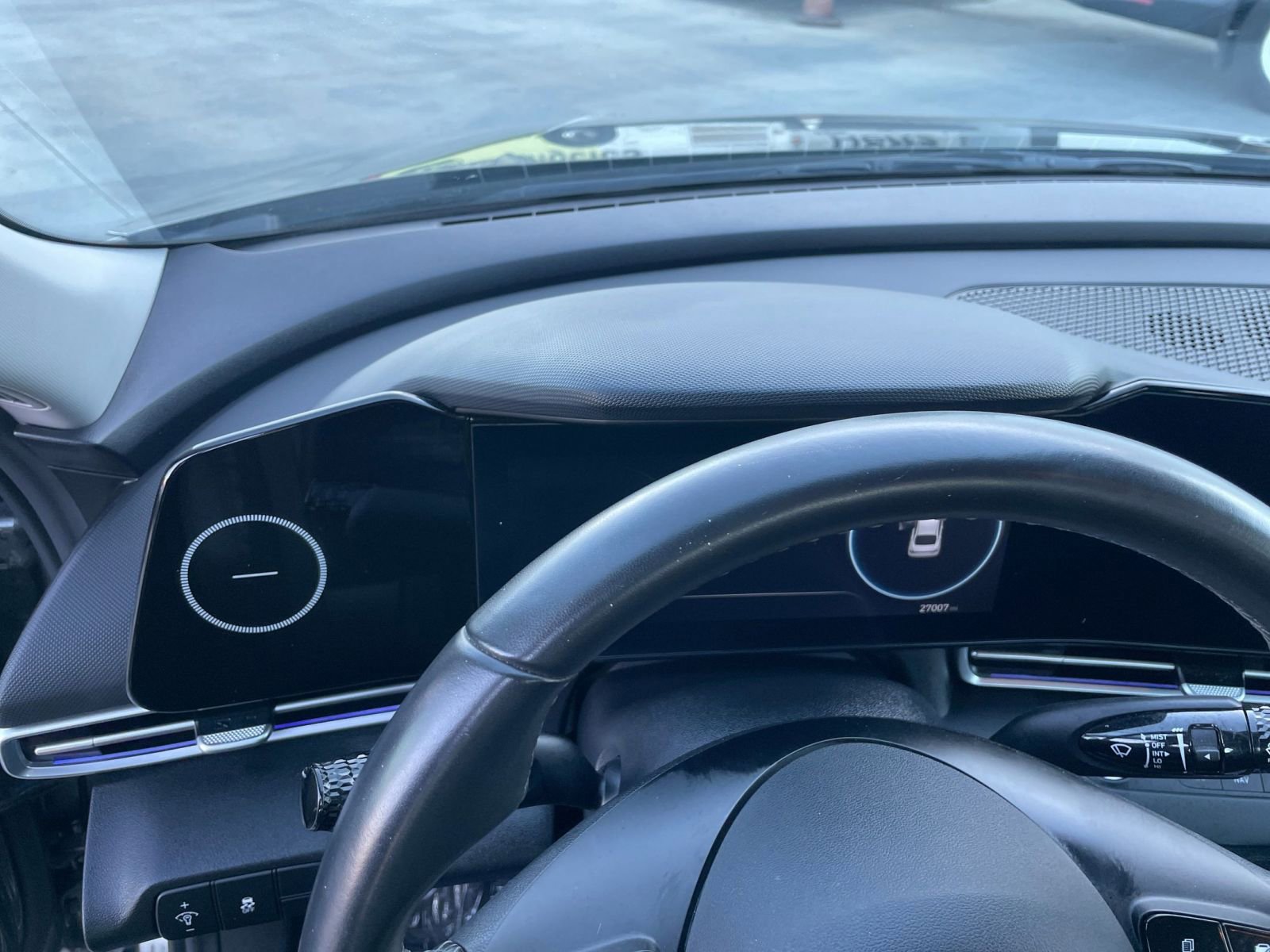 Used 2025 Hyundai Elantra Limited image 36