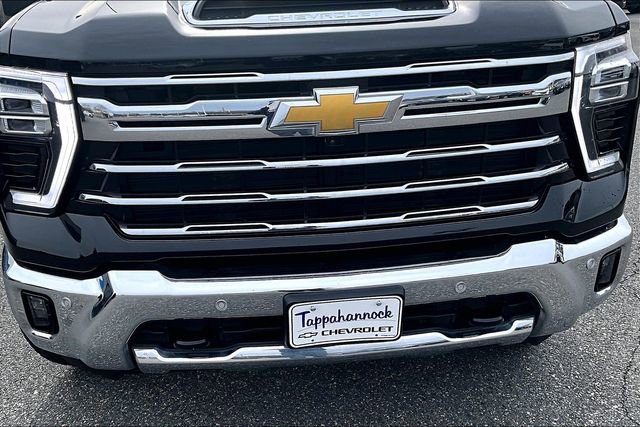 Used 2024 Chevrolet Silverado 2500 LTZ w/ LTZ Premium Package image 32