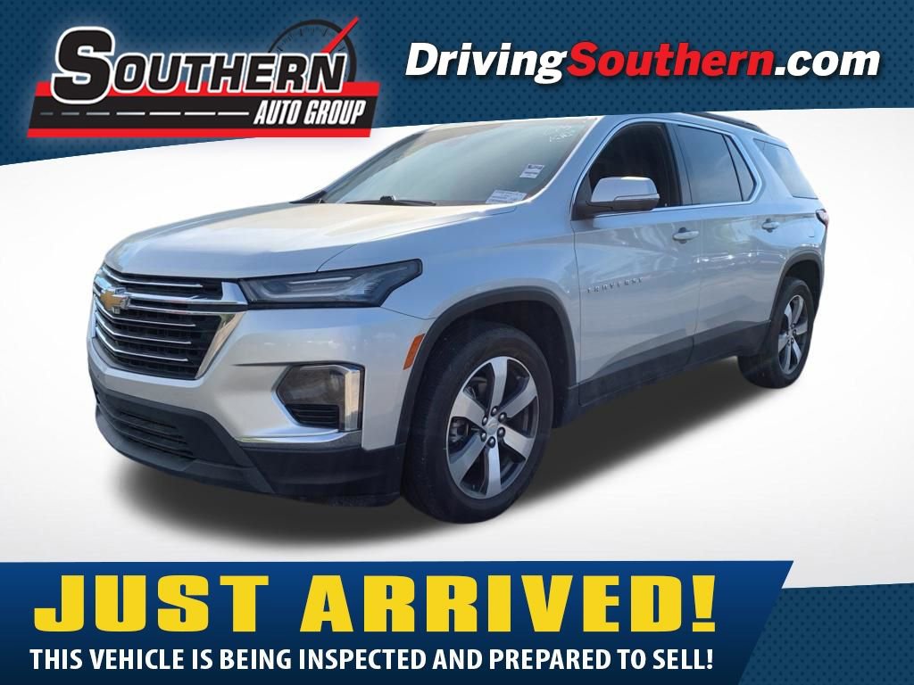 Used 2022 Chevrolet Traverse LT w/ LT Premium Package image 1