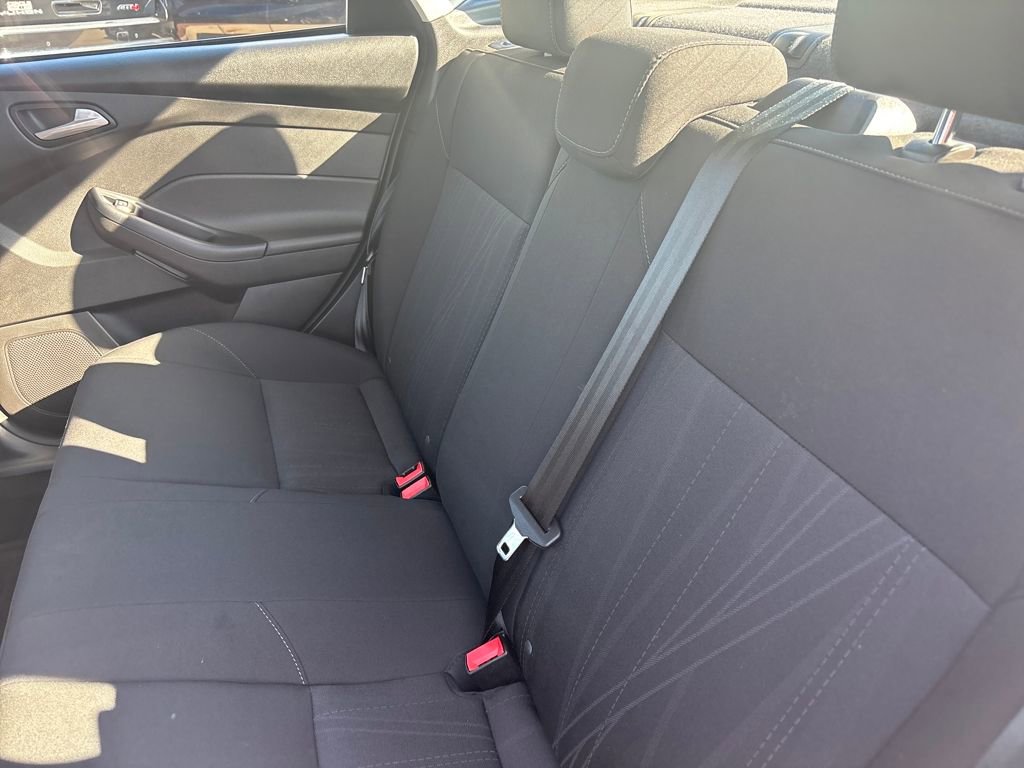 Used 2016 Ford Focus SE image 32