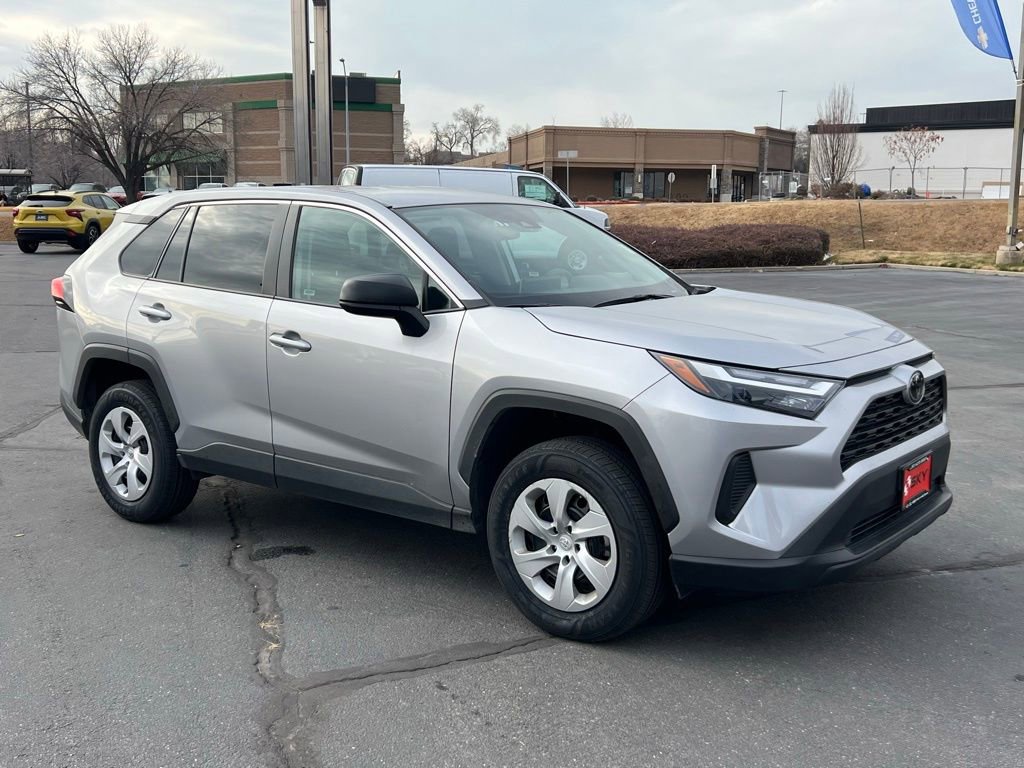Used 2024 Toyota RAV4 LE AWD/4WD image 3