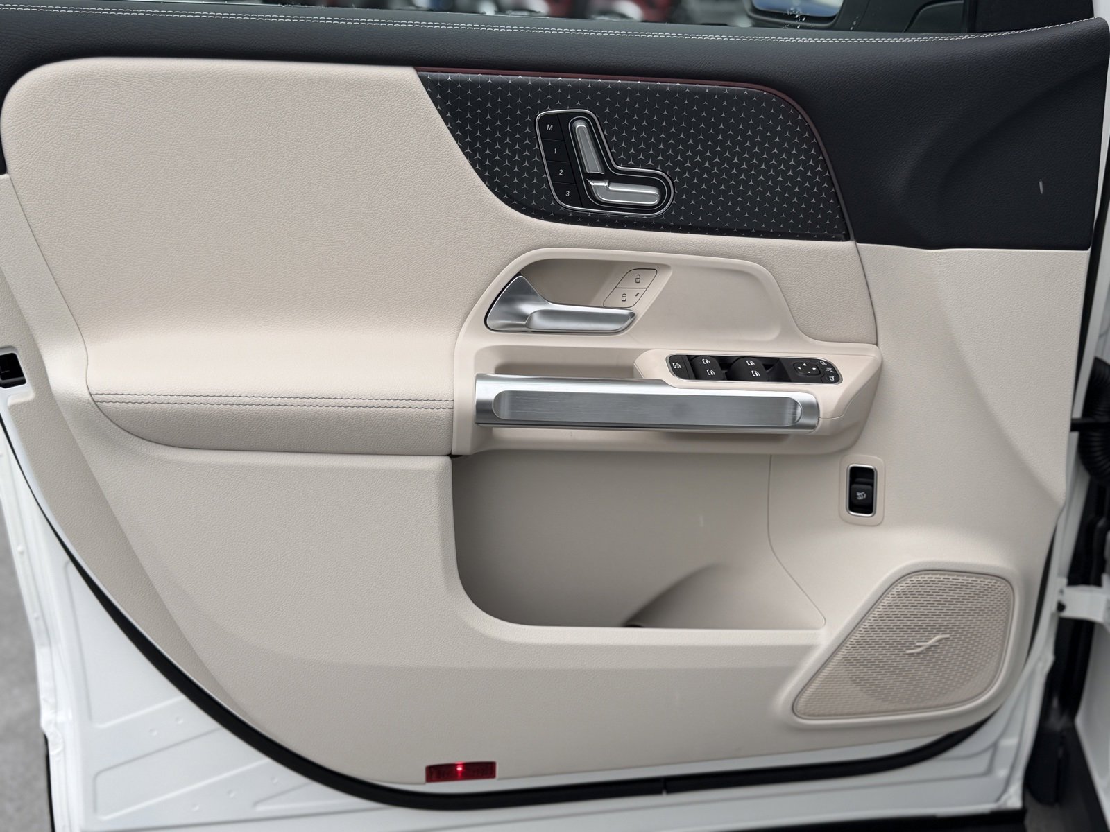 New 2025 Mercedes-Benz EQB 250+ image 15