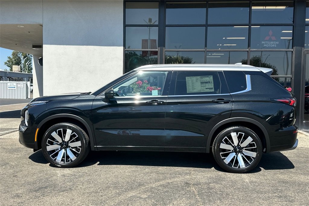 New 2025 Mitsubishi Outlander SEL image 8