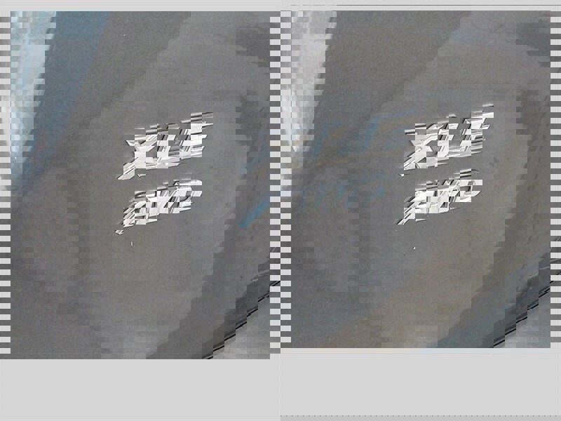 Used 2018 Toyota RAV4 XLE image 4