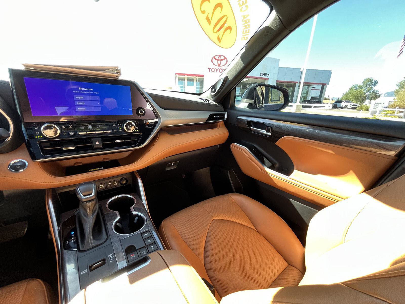 Used 2023 Toyota Highlander Platinum image 31