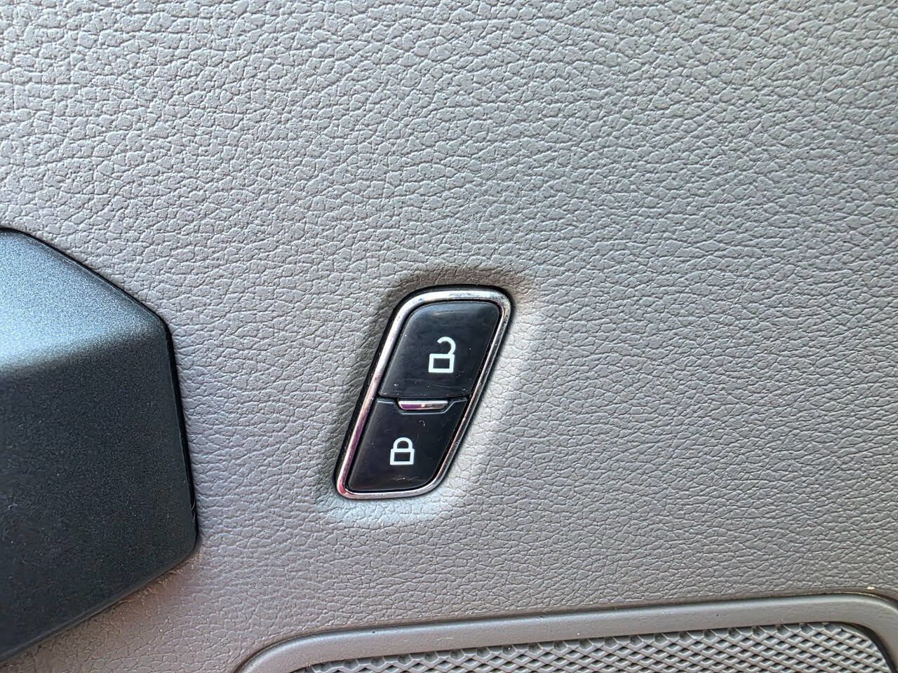 Used 2015 Ford F150 XLT w/ Equipment Group 301A Mid image 13