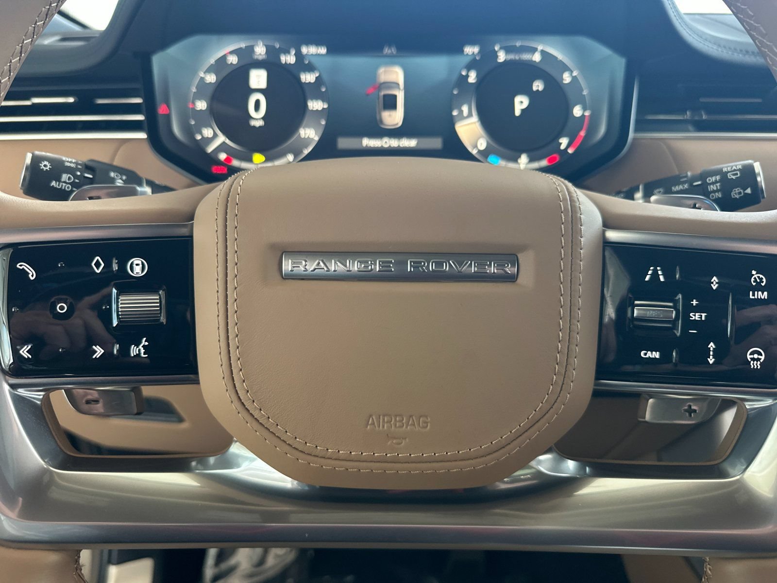 Used 2025 Land Rover Range Rover SE AWD/4WD image 24