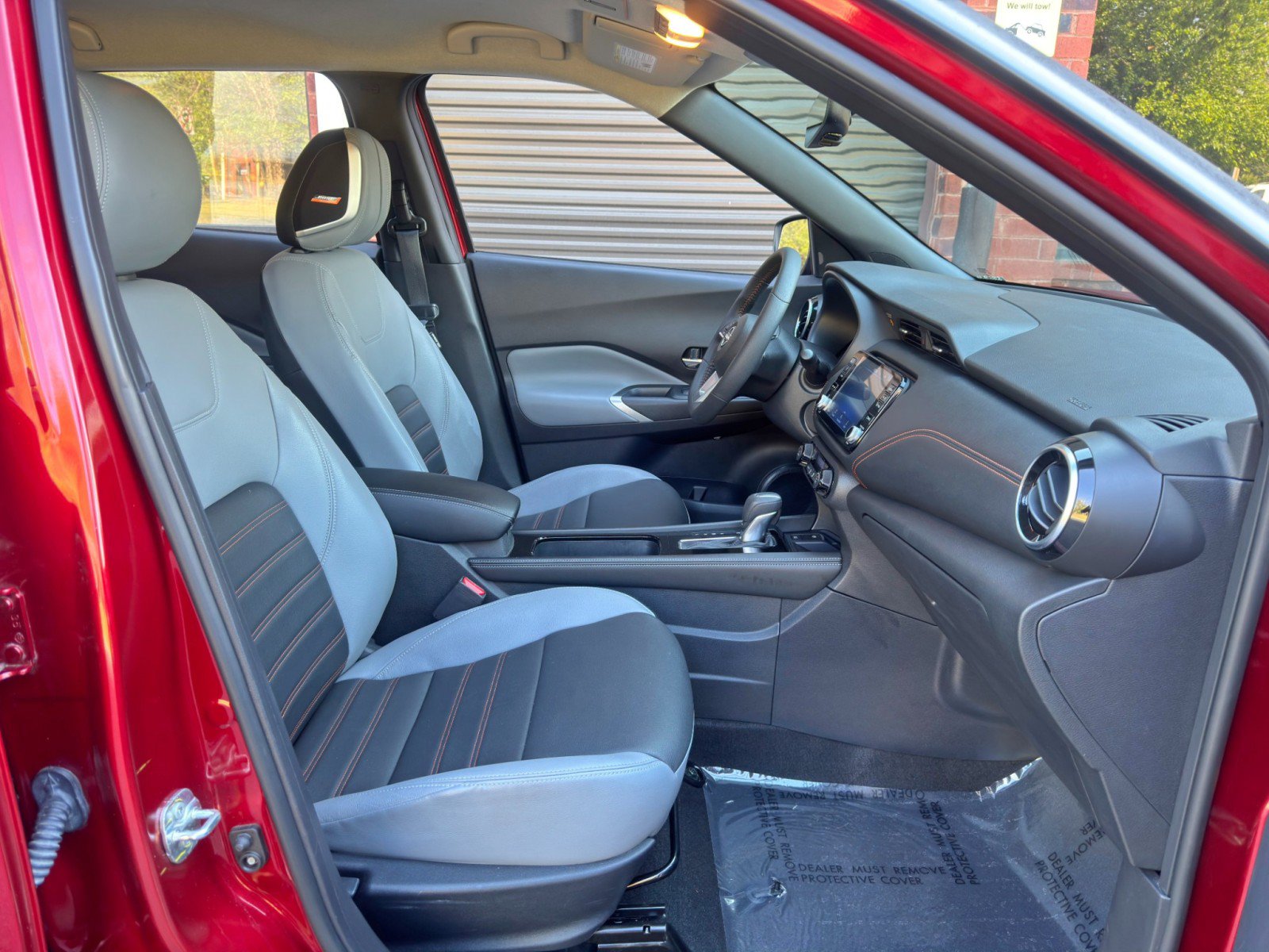 Used 2023 Nissan Kicks SR w/ SR Premium Package FWD image 14