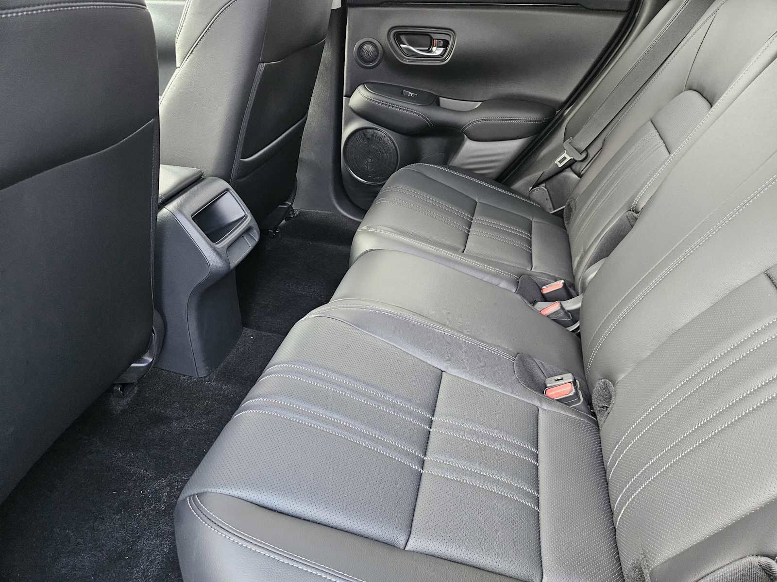 Used 2025 Honda HR-V EX-L image 28