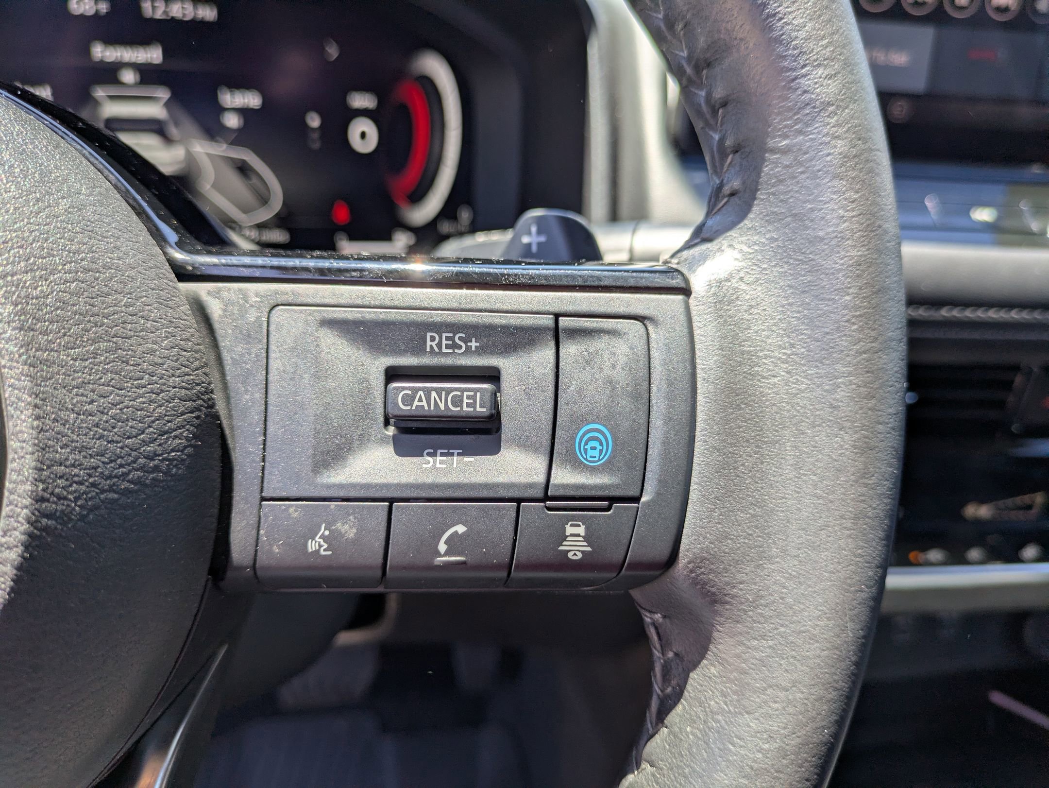 Used 2024 Nissan Rogue SL FWD image 19