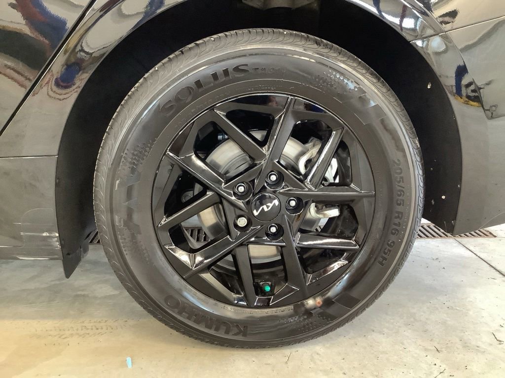 Certified 2025 Kia K5 LXS FWD image 16