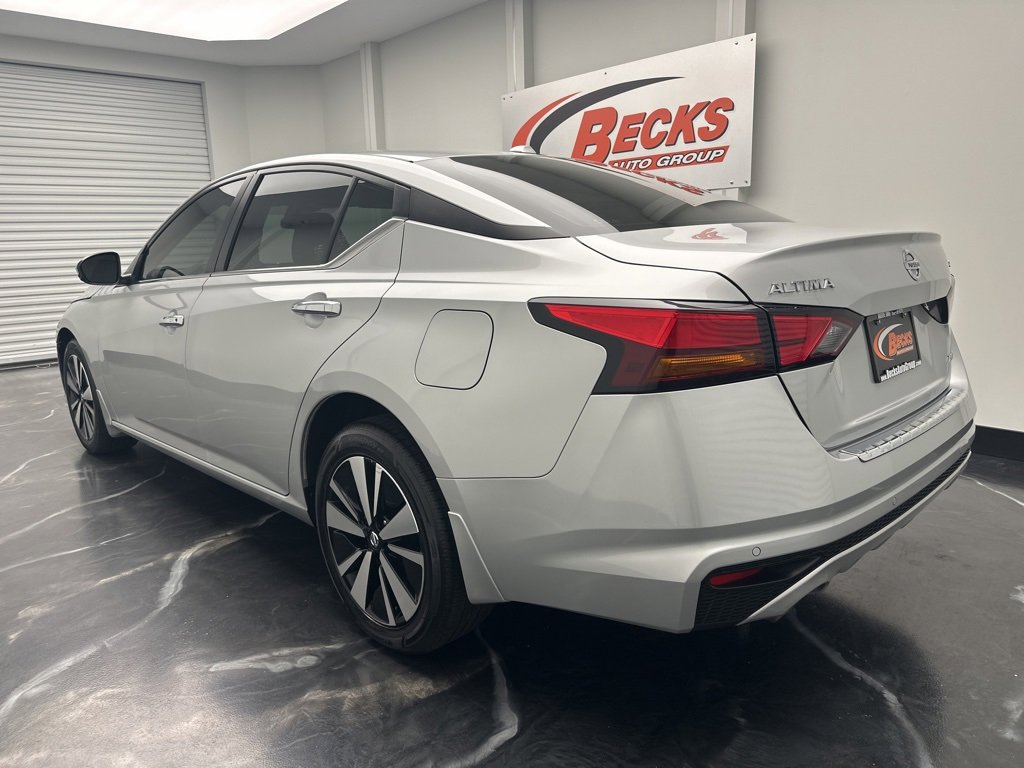 Used 2022 Nissan Altima 2.5 SV w/ SV Premium Package image 4