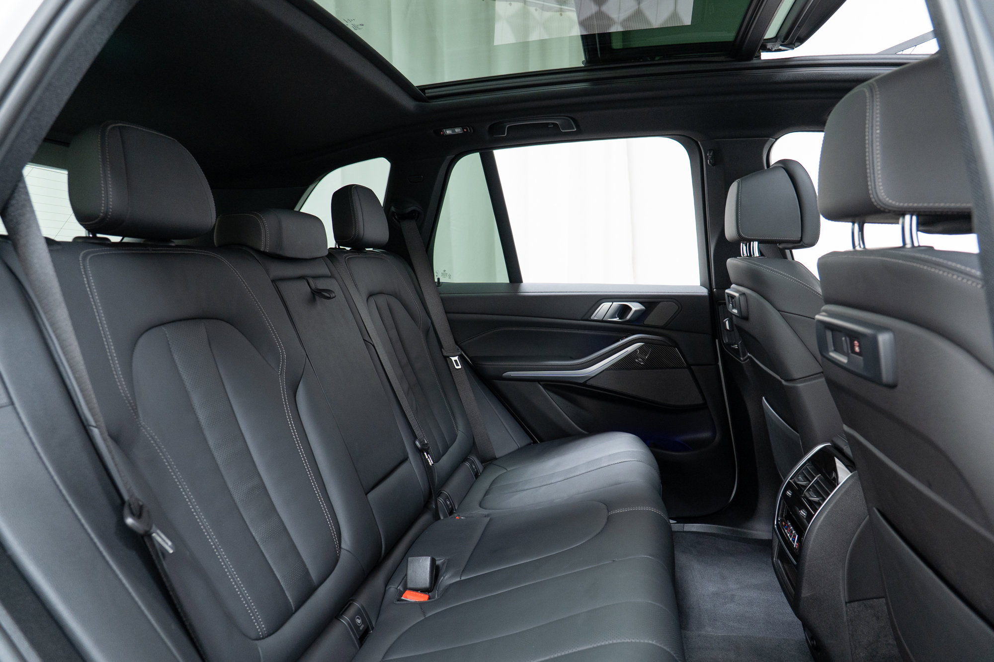 Used 2022 BMW X5 M50i w/ Premium Package AWD/4WD image 24