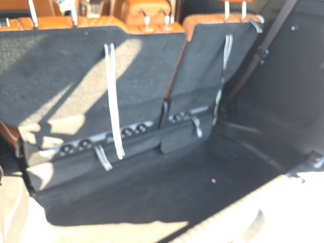Used 2025 Chrysler Pacifica Pinnacle FWD image 9