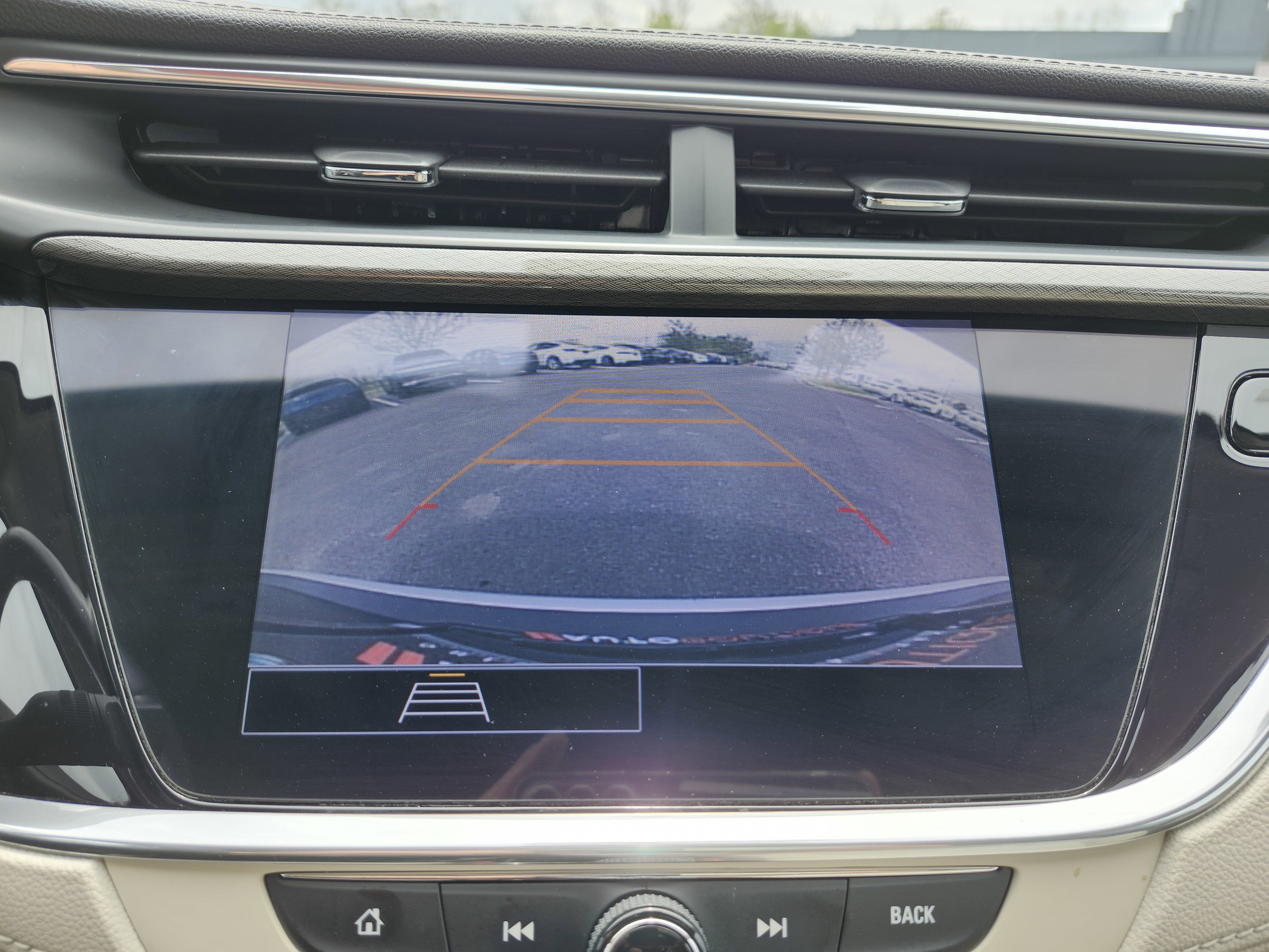 Used 2020 Buick Encore GX Select image 2