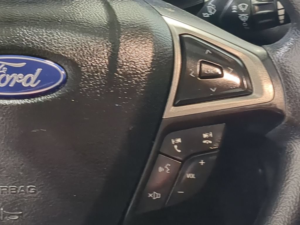 Used 2020 Ford Fusion SE FWD image 29