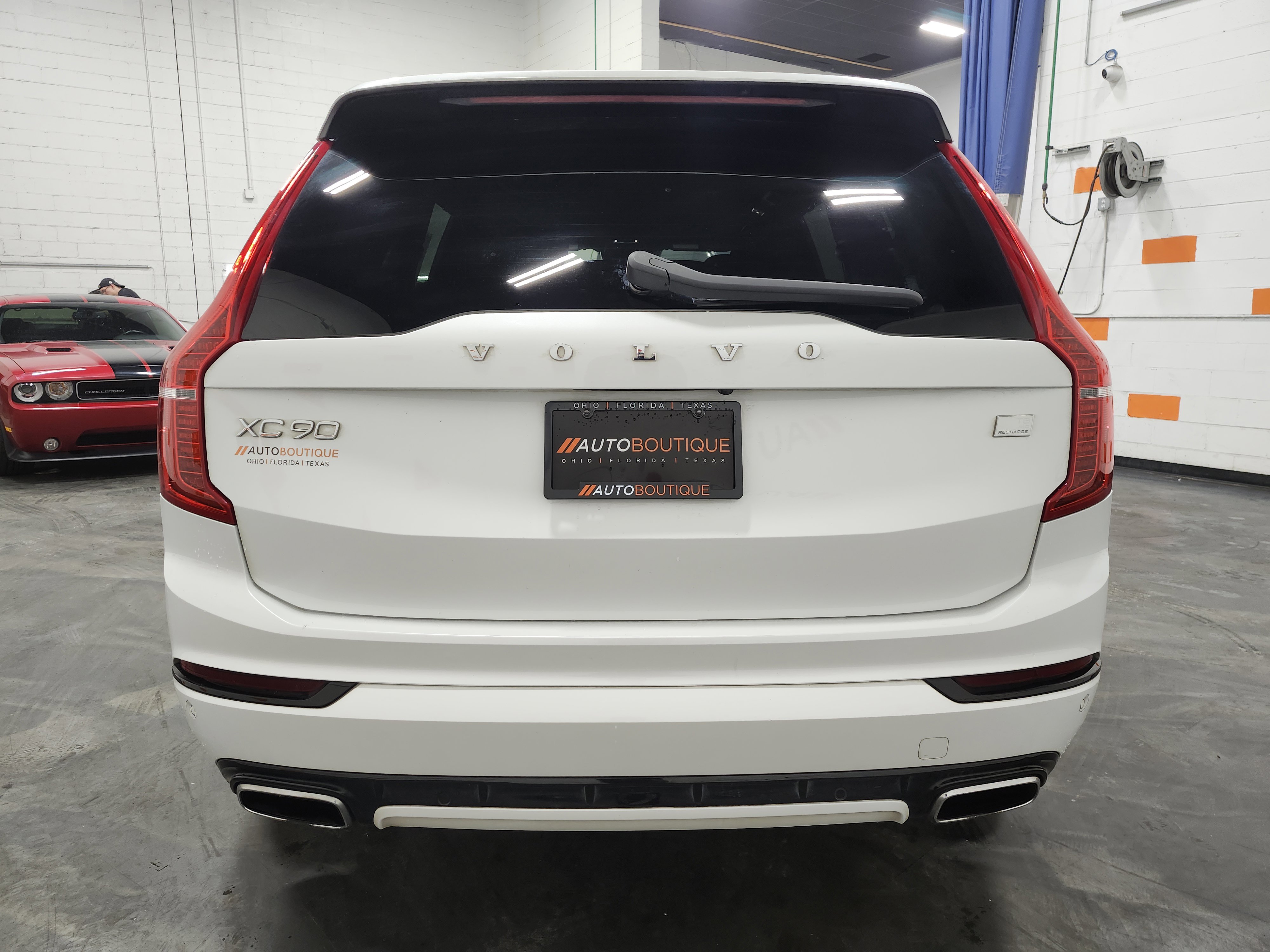 Used 2021 Volvo XC90 T8 R-Design w/ Advanced Package image 18