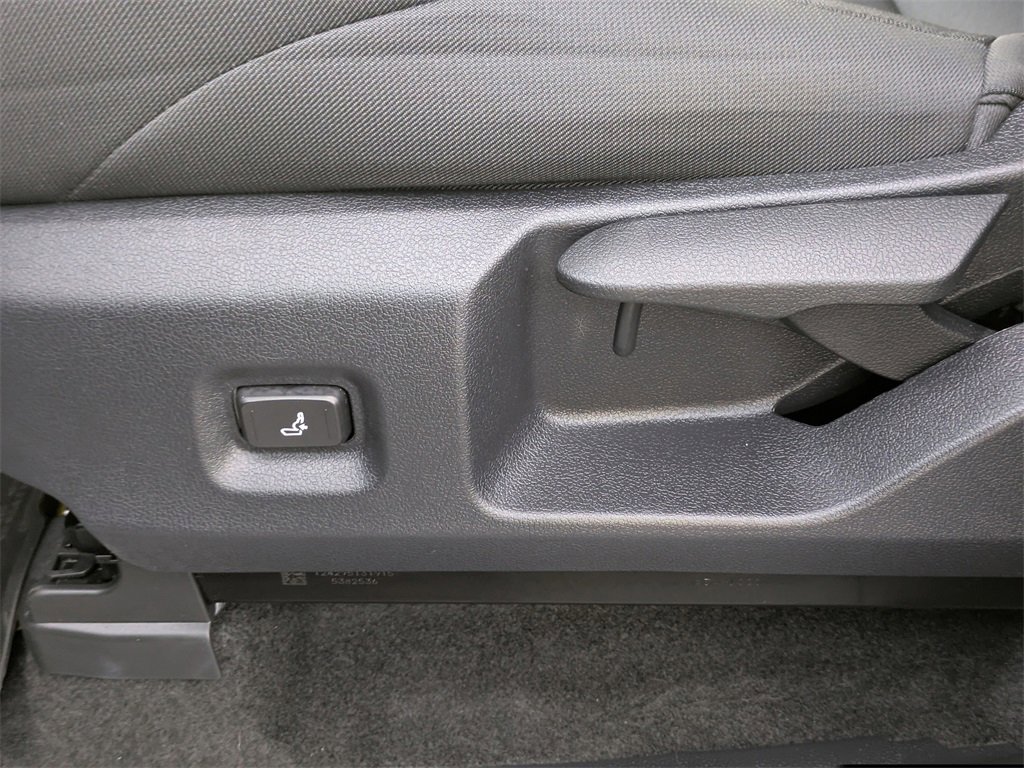 Certified 2024 Toyota Tacoma SR image 21