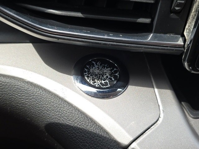 Used 2022 Ford Explorer XLT w/ Equipment Group 202A image 5