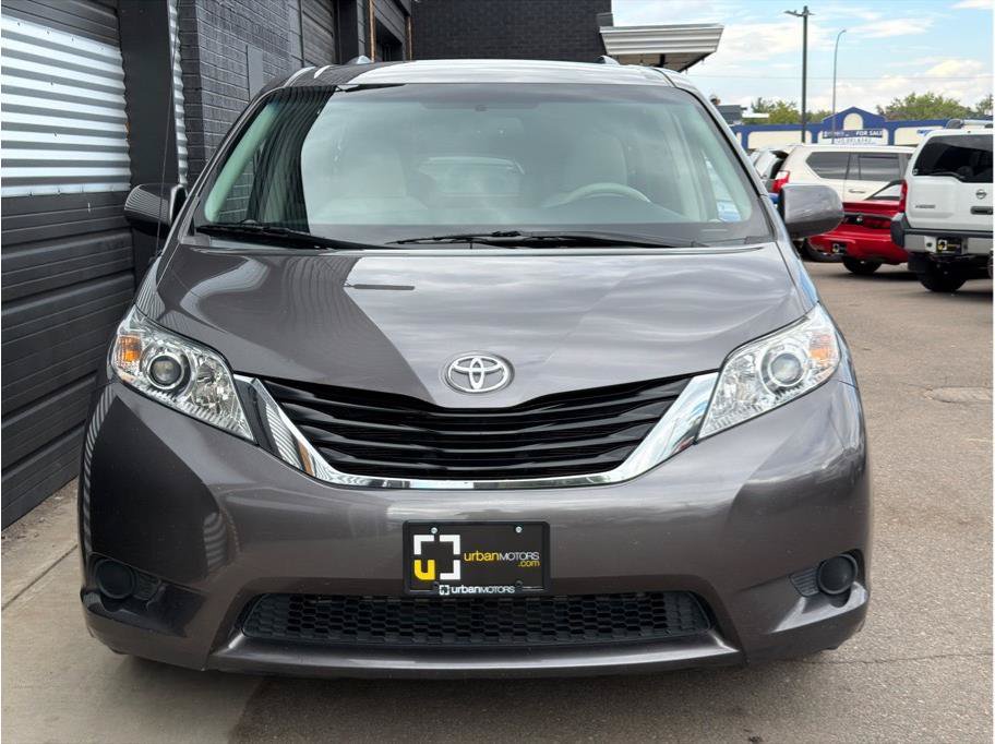 Used 2011 Toyota Sienna LE w/ Towing Pkg FWD image 13
