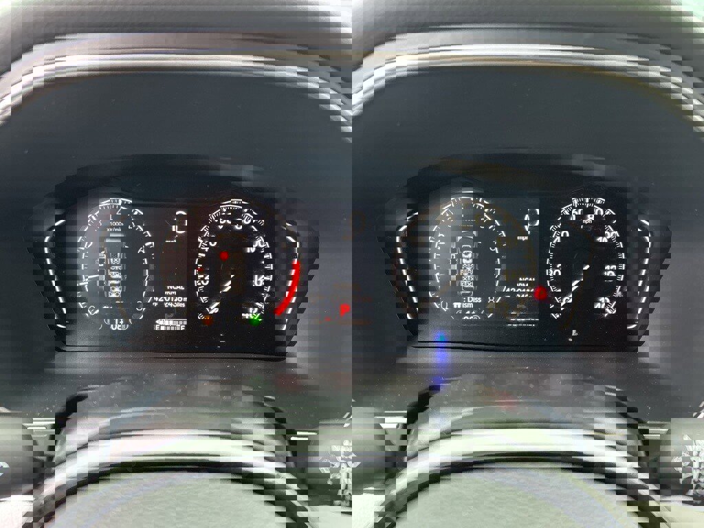 Used 2025 Honda Pilot Touring image 10