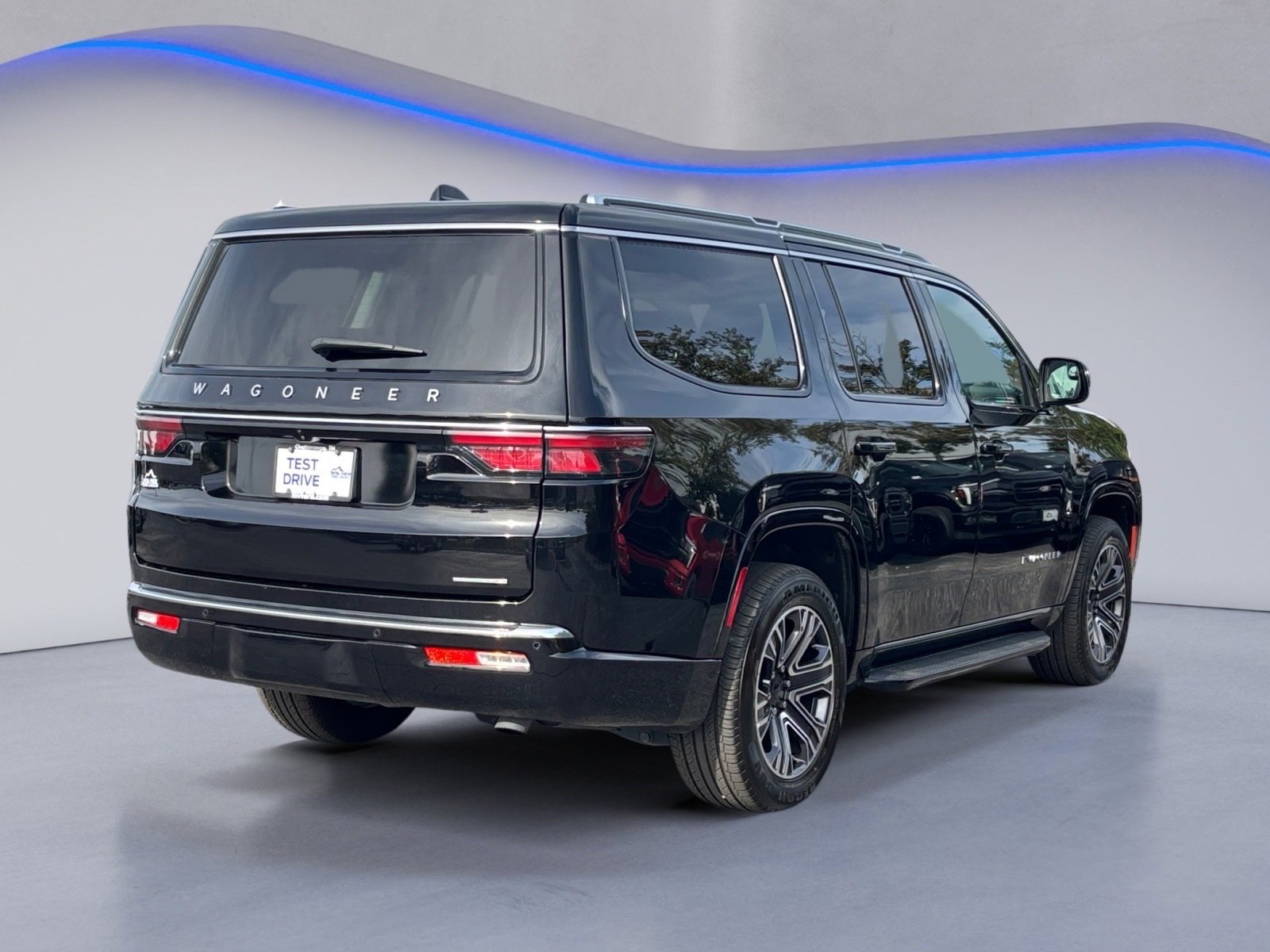 Used 2024 Jeep Wagoneer Series II w/ Flexible Seating Group image 12