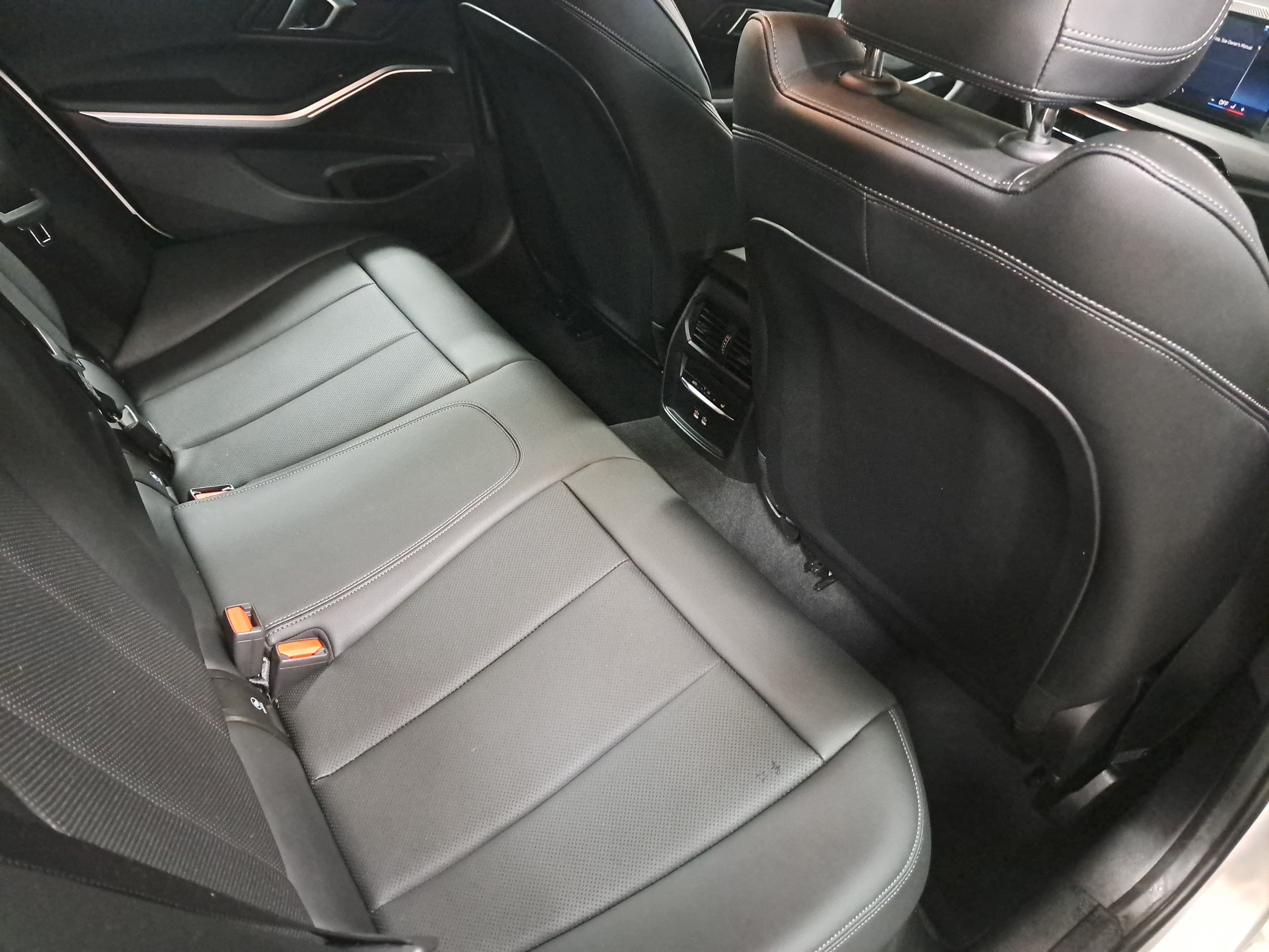 Certified 2026 BMW 330i Sedan w/ M Sport Package RWD image 12