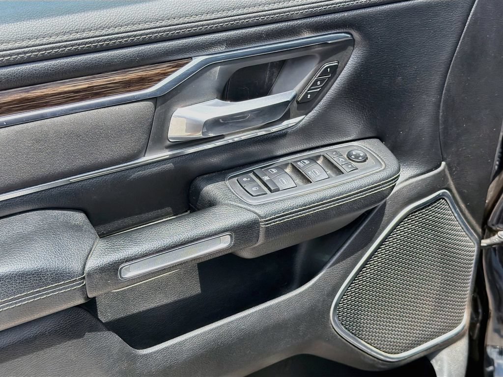 Used 2019 RAM 1500 Laramie AWD/4WD image 19