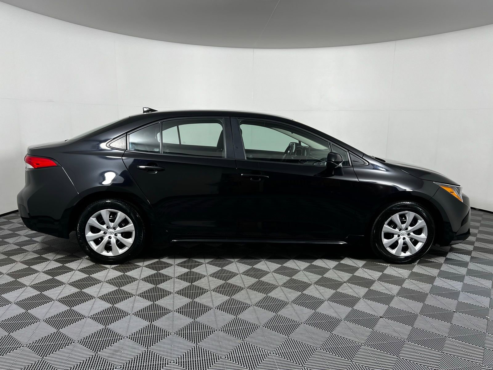 Certified 2023 Toyota Corolla LE image 4