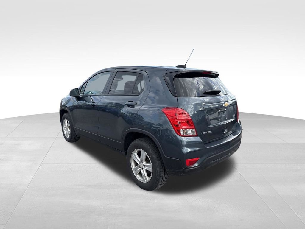 Used 2022 Chevrolet Trax LS w/ Tint and Cruise Package AWD/4WD image 9