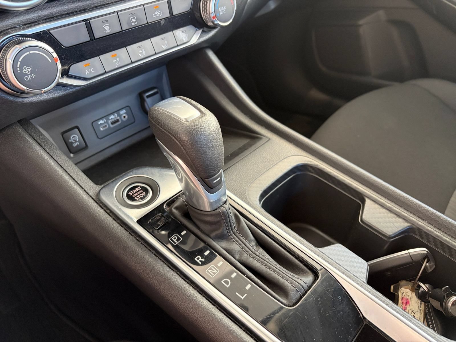 Used 2025 Nissan Sentra SV FWD image 40