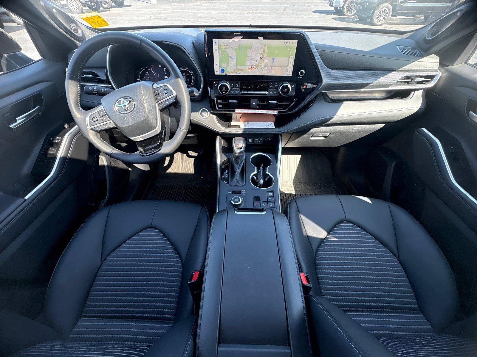 Used 2026 Toyota Highlander XSE AWD/4WD image 16