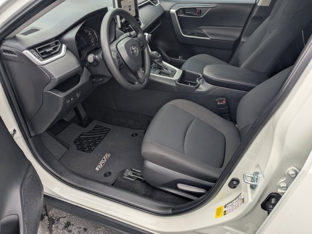 Used 2025 Toyota RAV4 LE image 9