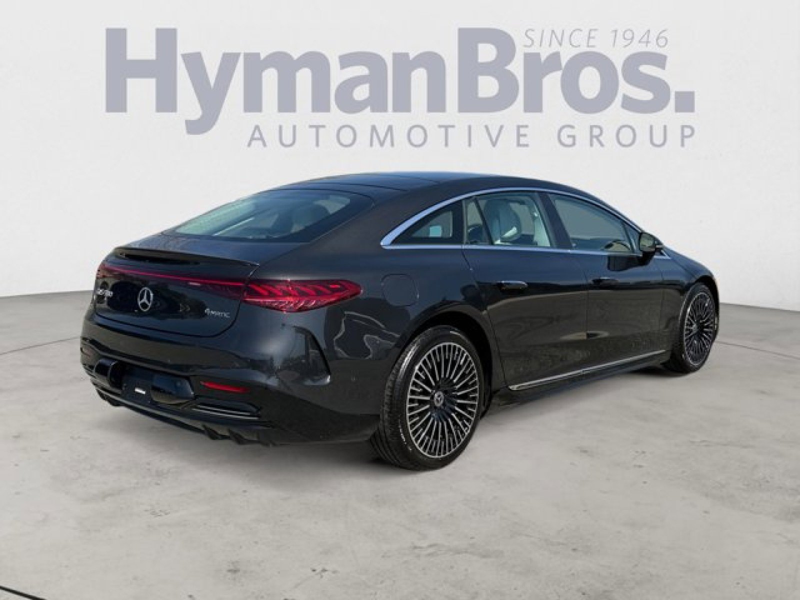 Used 2022 Mercedes-Benz EQS 580 4MATIC Sedan image 3