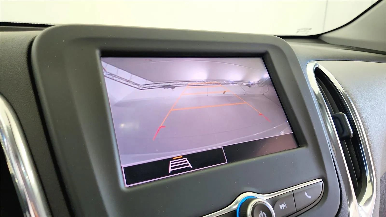 Used 2024 Chevrolet Equinox LS FWD image 28