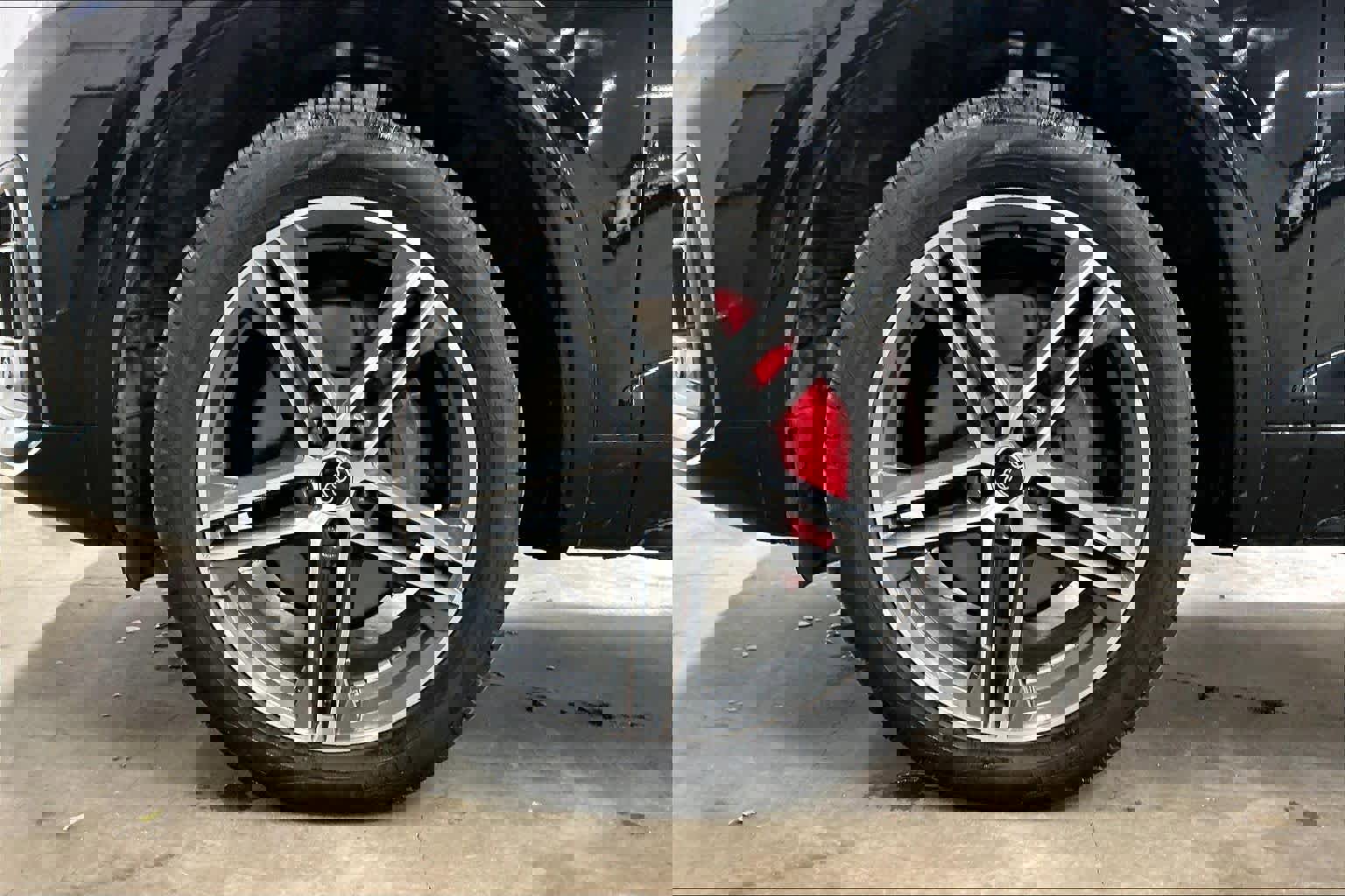 Used 2025 Audi Q5 e Premium Plus w/ Premium Plus Package image 12