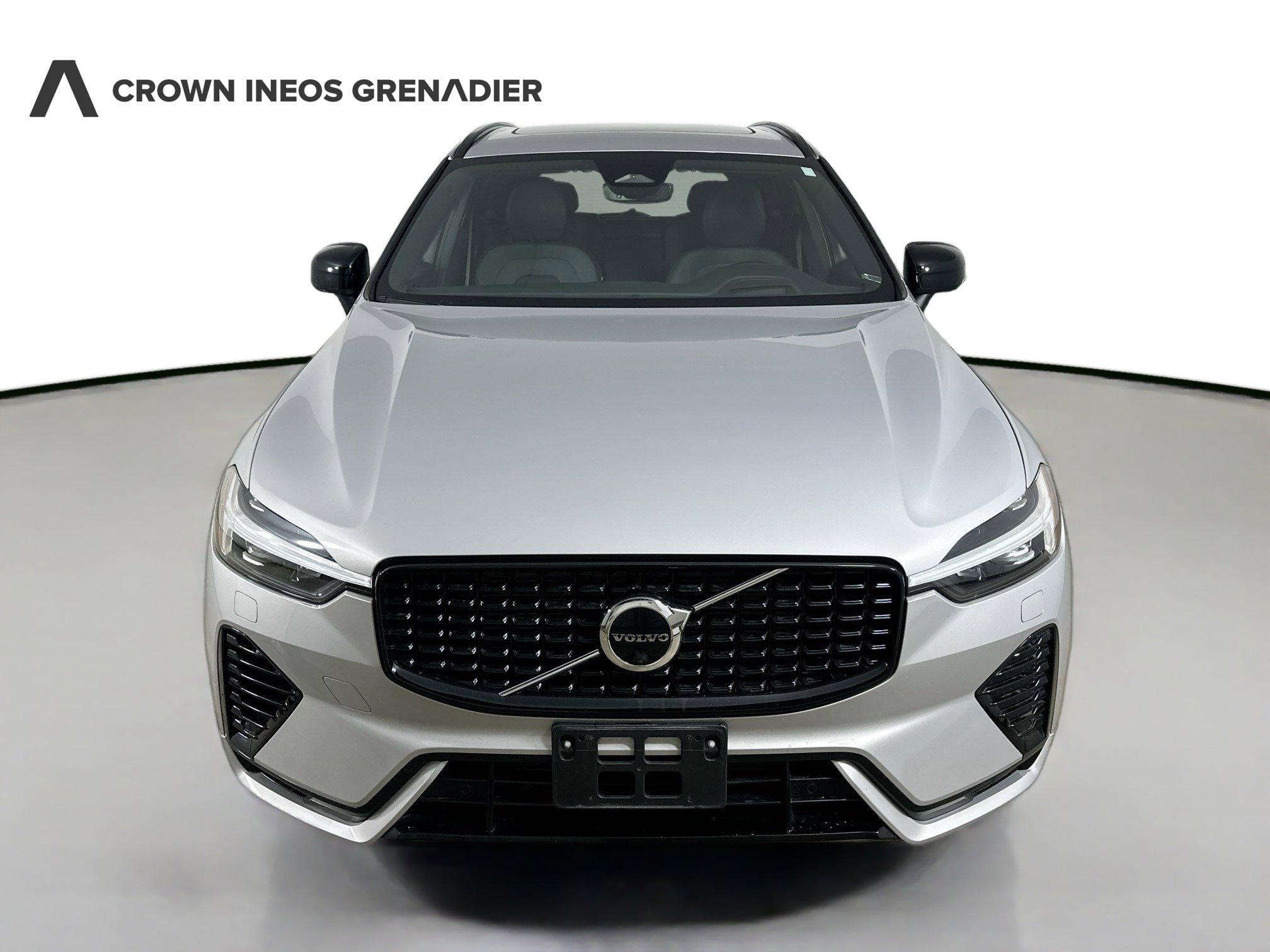 Used 2022 Volvo XC60 T8 R-Design w/ Advanced Package image 2